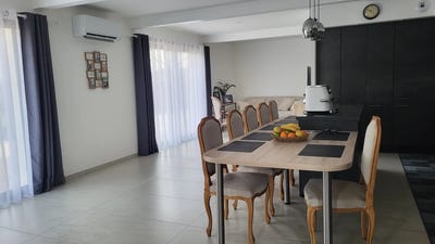 /international/fr/creches-sur-saone-aquitaine-310105433814/