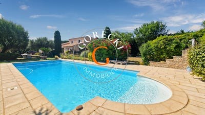 /international/fr/rochefort-du-gard-languedoc-roussillon-310107413231/