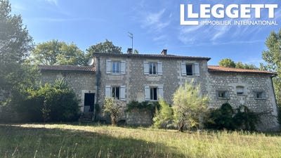 /international/fr/antonne-et-trigonant-aquitaine-310094936992/?lang=en