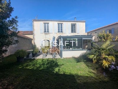 /international/fr/surgeres-charente-310102263563/