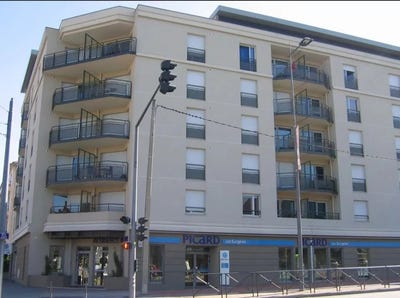/international/fr/bron-rhone-310099622291/