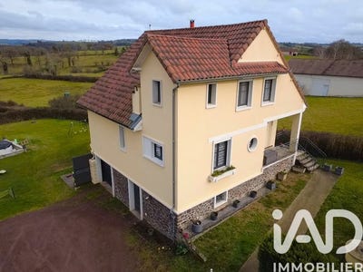 /international/fr/saint-santin-de-maurs-auvergne-310105071953/