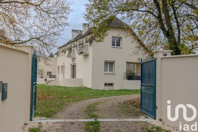 /international/fr/la-chapelle-sur-oreuse-burgundy-310097959483/