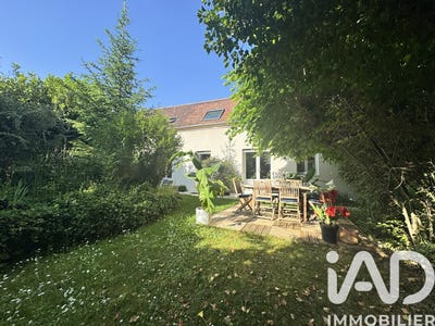 /international/fr/la-celle-saint-cyr-burgundy-310108418573/