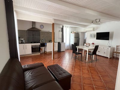 /international/fr/nizas-languedoc-roussillon-310108249591/