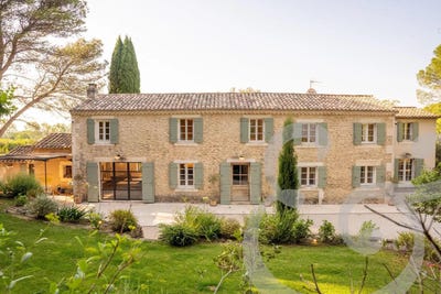 /international/fr/mas-blanc-des-alpilles-provence-alpes-cote-d-azur-310100610893/?lang=en