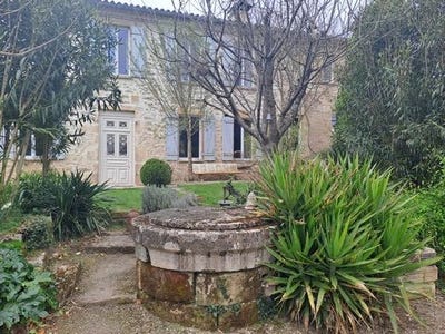 /international/fr/la-reole-aquitaine-120098367723/