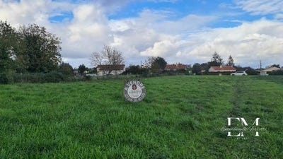 /international/fr/la-jonchere-pays-de-la-loire-310099360749/