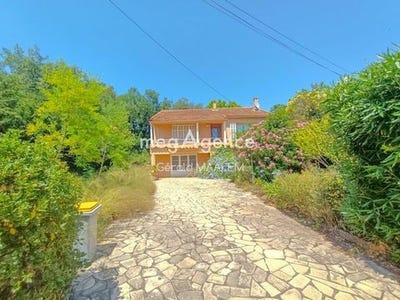 /international/fr/le-cannet-des-maures-provence-alpes-cote-d-azur-310100363602/