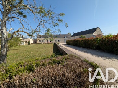 /international/fr/bourgueil-pays-de-la-loire-310108484159/