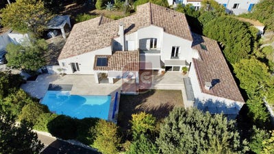 /international/fr/castelnau-le-lez-languedoc-roussillon-310108406282/