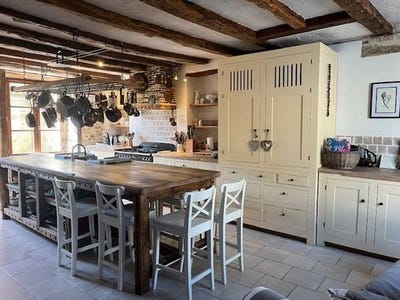 /international/fr/rochechouart-limousin-310105762672/