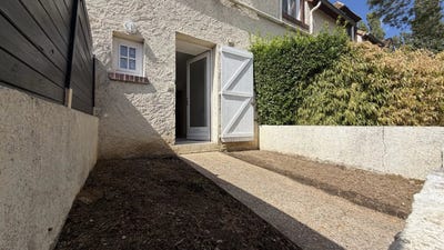 /international/fr/thoiry-rhone-310109971492/