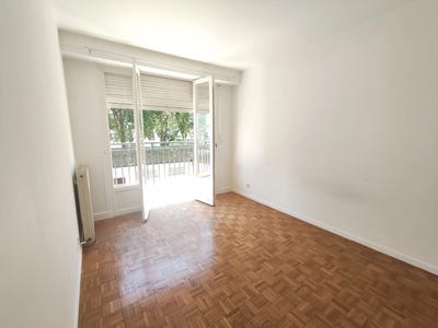 /international/fr/pau-rhone-310108529877/