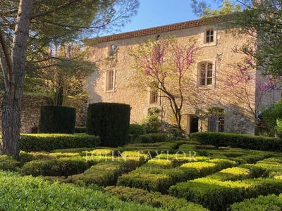 /international/fr/bonnieux-provence-alpes-cote-d-azur-310100409147/