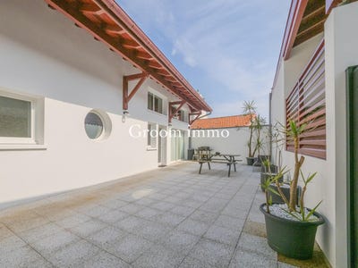 /international/fr/biarritz-aquitaine-310100993298/
