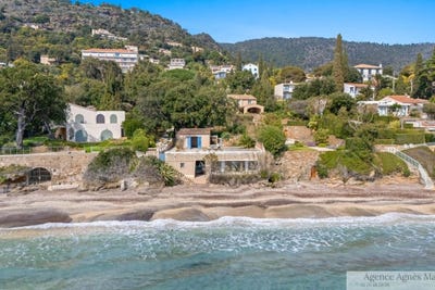 /international/fr/rayol-canadel-sur-mer-provence-alpes-cote-d-azur-310101228075/?lang=zh-tw