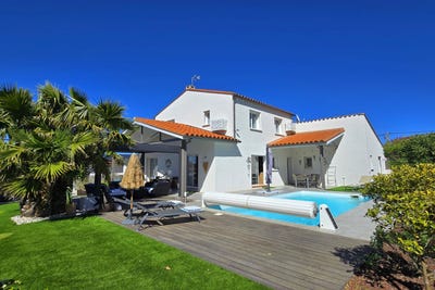 /international/fr/montesquieu-des-alberes-languedoc-roussillon-310107295811/