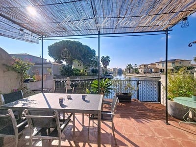 /international/fr/aigues-mortes-languedoc-roussillon-310107362168/