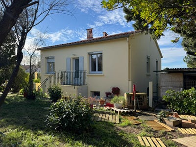 /international/fr/douzens-languedoc-roussillon-310105370669/