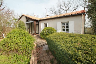 /international/fr/eymet-aquitaine-310100889392/?lang=zh-cn