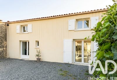 /international/fr/rouillac-charente-310107643791/
