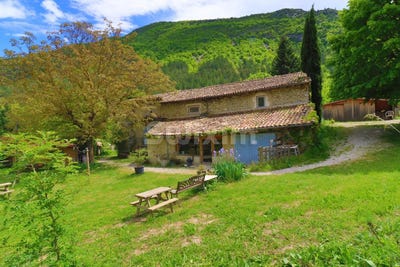 /international/fr/saint-benoit-en-diois-rhone-310100913932/