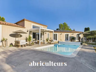 /international/fr/calvisson-languedoc-roussillon-310108726388/
