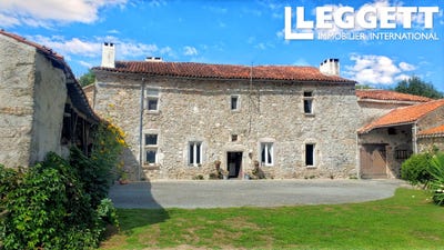 /international/fr/la-foret-sur-sevre-charente-310102338194/