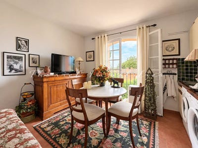 /international/fr/grimaud-provence-alpes-cote-d-azur-310109864660/