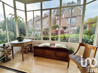 /international/fr/versailles-ile-de-france-310098636970/