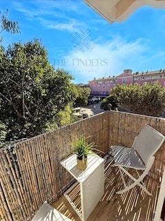 /international/fr/grimaud-provence-alpes-cote-d-azur-310110408278/