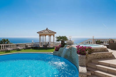 /international/fr/grimaud-provence-alpes-cote-d-azur-310109112129/