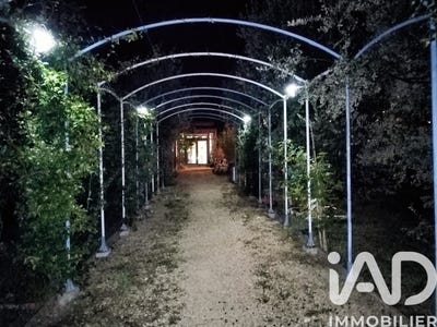 /international/fr/venasque-provence-alpes-cote-d-azur-310108554229/