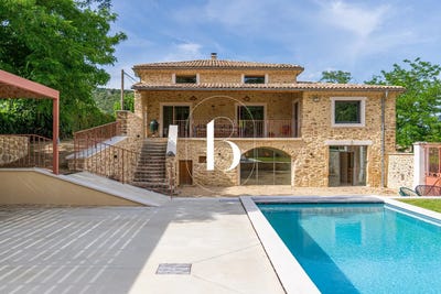 /international/fr/goudargues-languedoc-roussillon-310108315530/