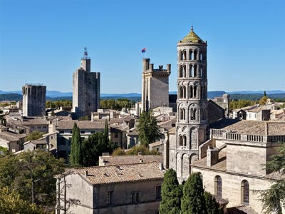 /international/fr/uzes-languedoc-roussillon-310108677378/?lang=zh-cn