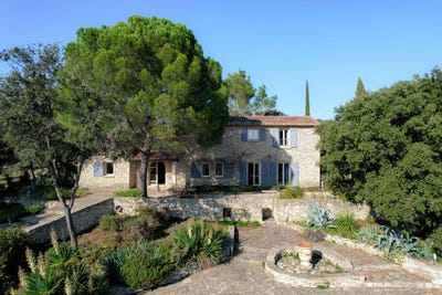 /international/fr/uzes-languedoc-roussillon-310100913231/?lang=zh-cn