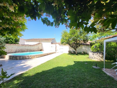 /international/fr/sommieres-languedoc-roussillon-310108789581/?lang=it