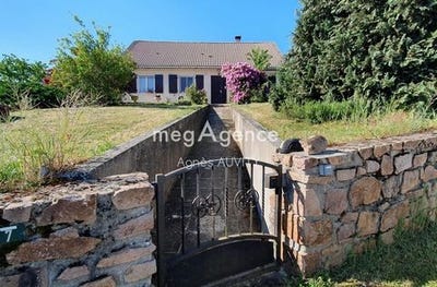 /international/fr/quinssaines-auvergne-310108898813/