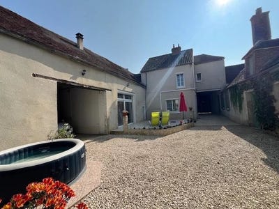 /international/fr/brienon-sur-armancon-burgundy-310106190083/