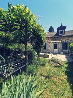 /international/fr/saint-genest-sur-roselle-limousin-310108454058/