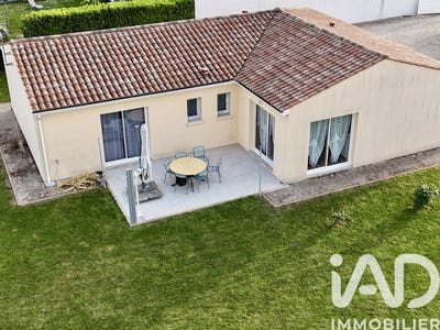 /international/fr/germignac-charente-310107555809/