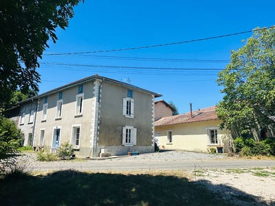 /international/fr/lasserre-languedoc-roussillon-310107578484/