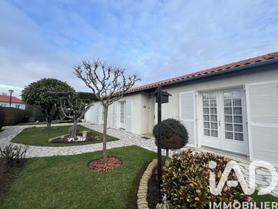 /international/fr/cerizay-charente-310105229140/