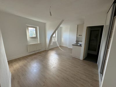 /international/fr/blois-centre-val-de-loire-310106773478/