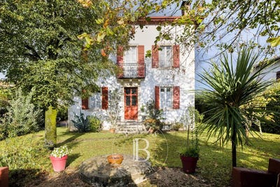 /international/fr/ustaritz-aquitaine-310107598716/