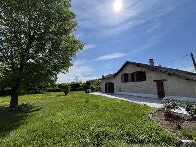 /international/fr/joigny-burgundy-310119338220/