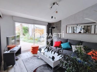 /international/fr/saintes-charente-310107221781/