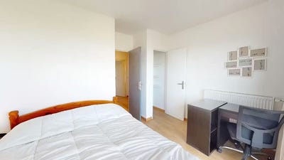 /international/fr/avenue-marcel-cachin-venissieux-rhone-310106824704/