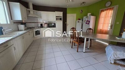 /international/fr/chateau-guibert-pays-de-la-loire-310106690381/
